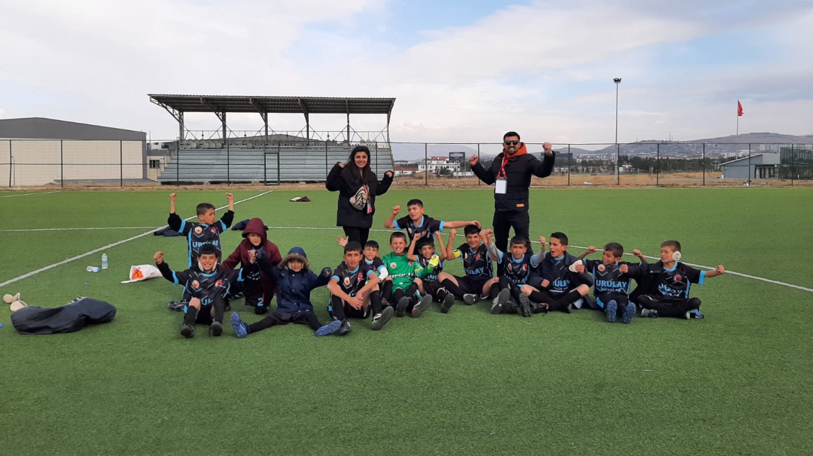 Okul Futbol Takımımız Yarı Finalde